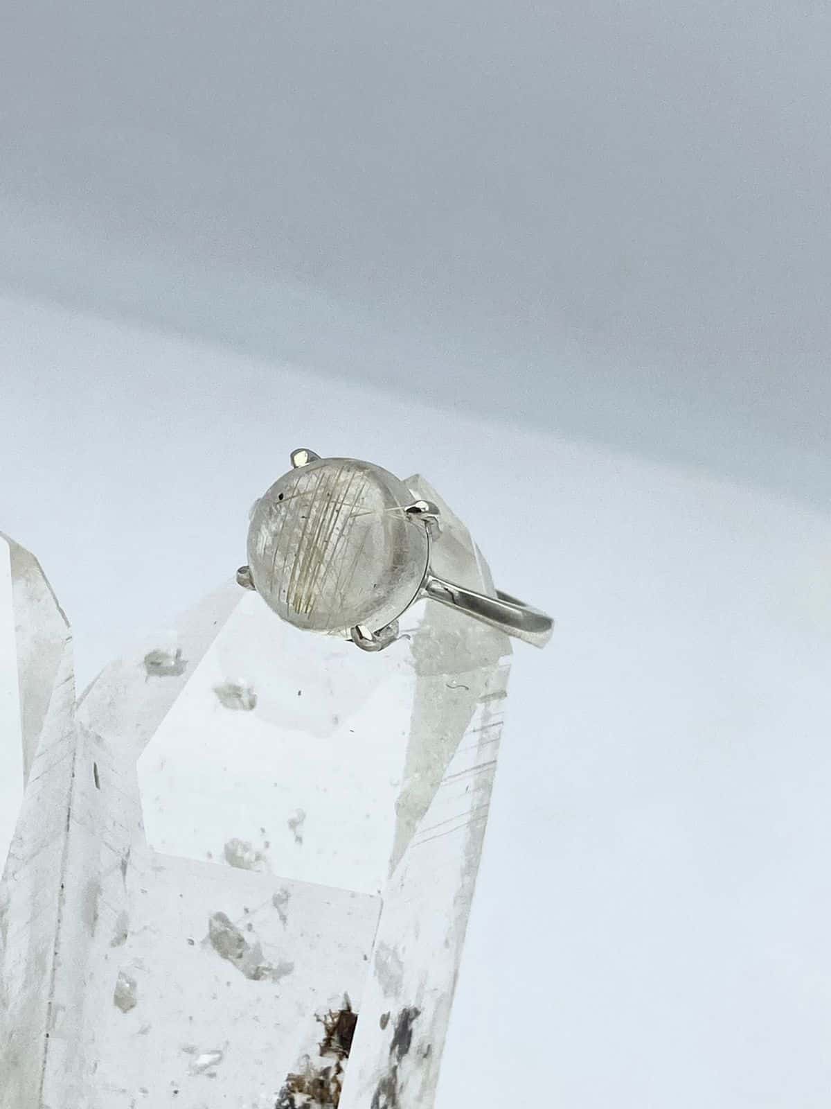 Anillo Cuarzo Rutilado Redondo Claro