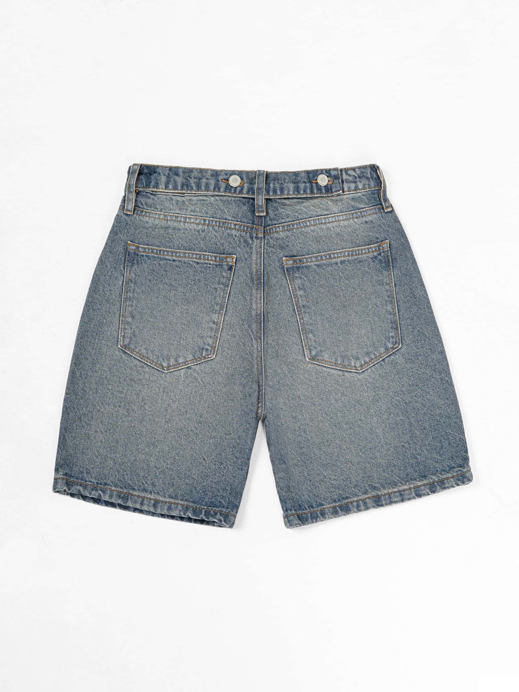 Ref: 066578 Bermuda en denim rígido, tiro alto, detalle en pretina, tono azul medio - miniatura 5