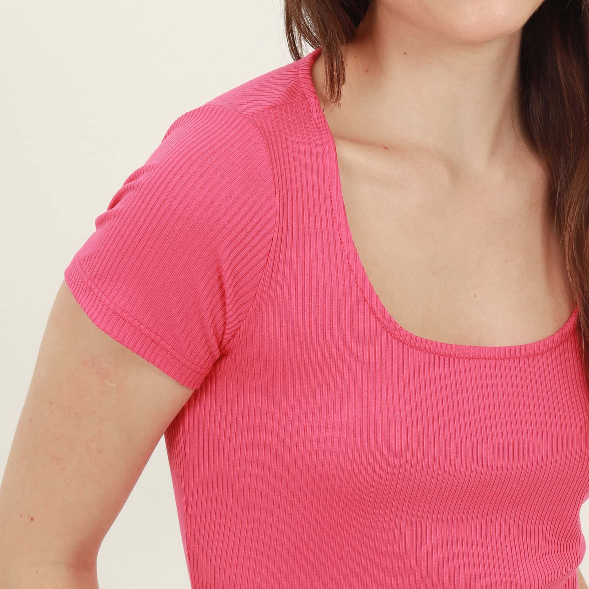 Camiseta en rib cuello cuadrado manga corta - miniatura 3
