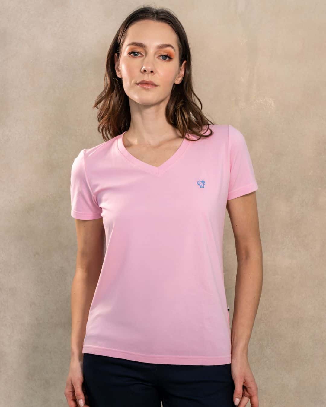 Camiseta Antimanchas Cuello V Rosado