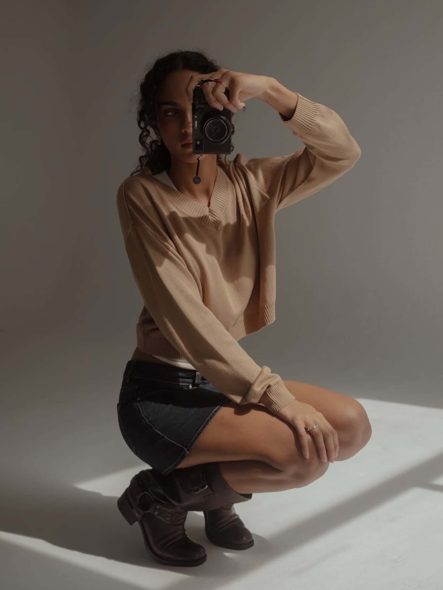 ONE HALF V-NECK KNIT SWEATER - SEPIA