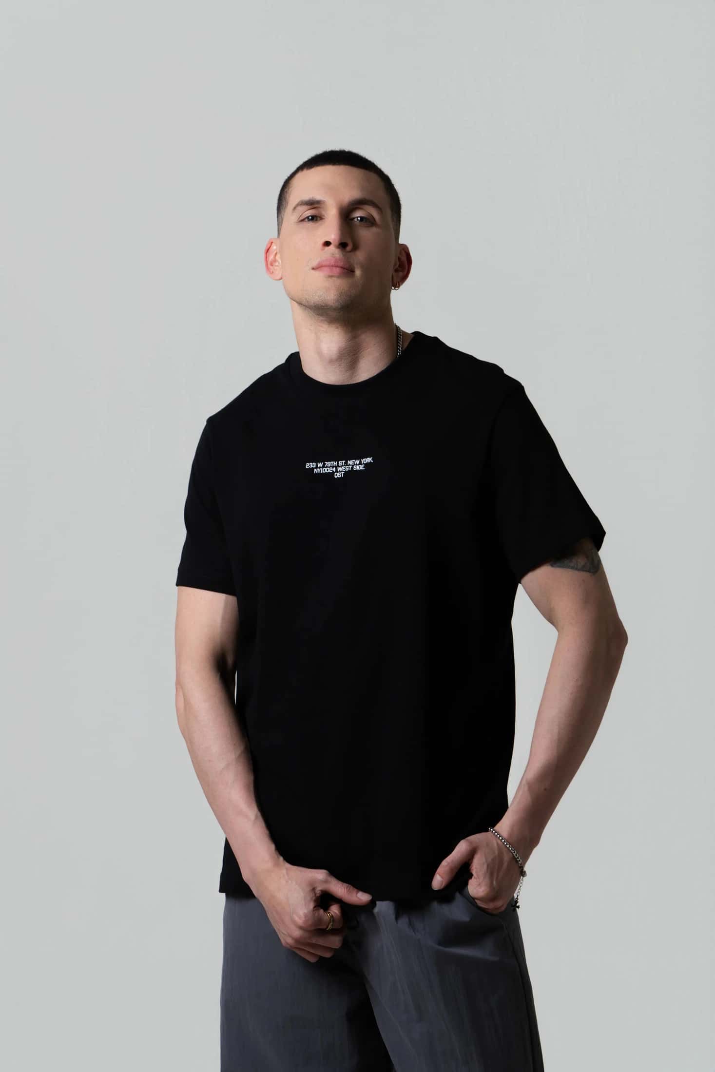 CAMISETA MANGA CORTA COLOR NEGRO