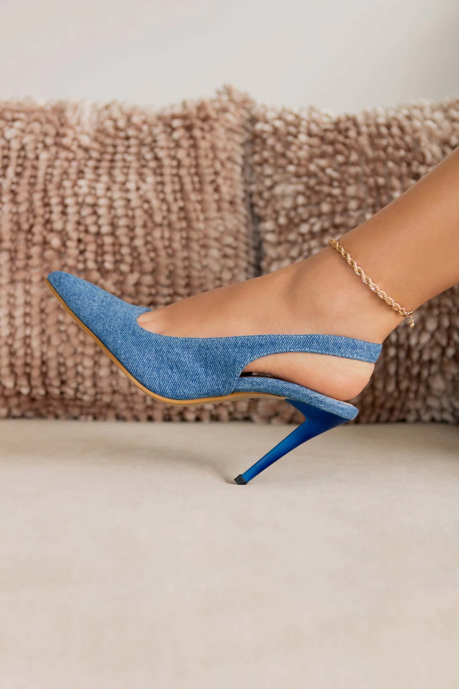 Tacones destalonados