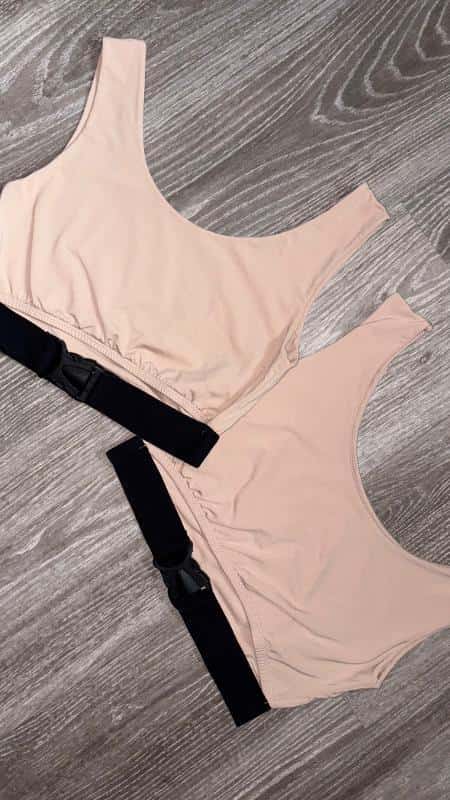 TOP HERRAJE NUDE Y NEGRO