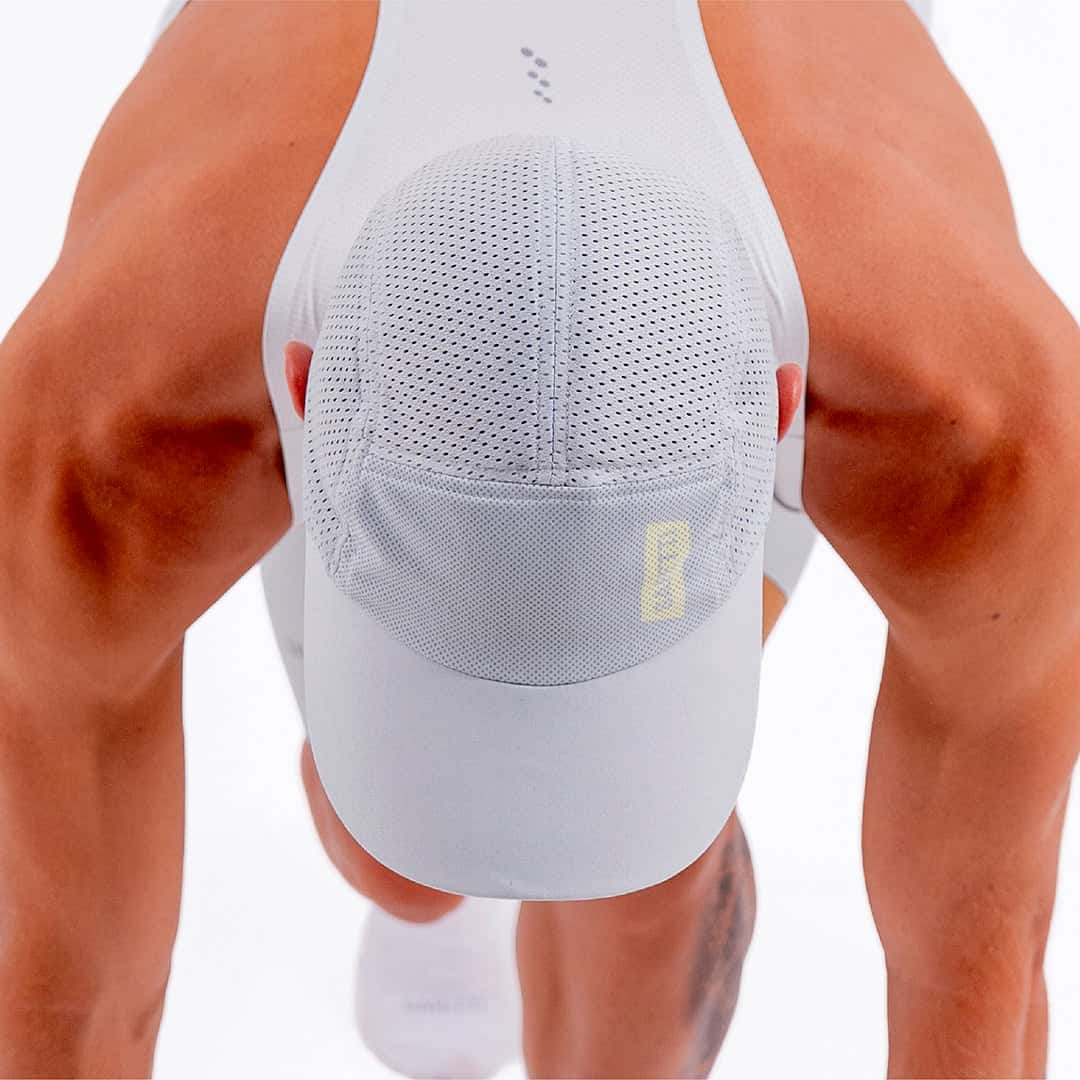 GORRA RUNNING KOOLER GRIS CLARO UNISEX - miniatura 3