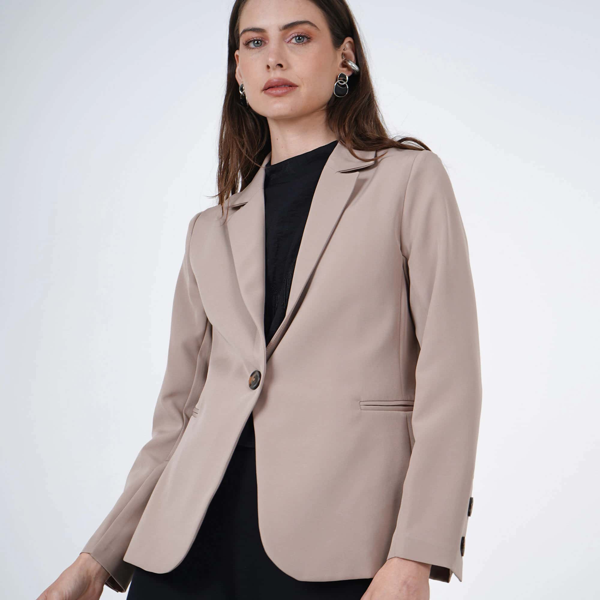 Chaqueta blazer básico con solapa y botones