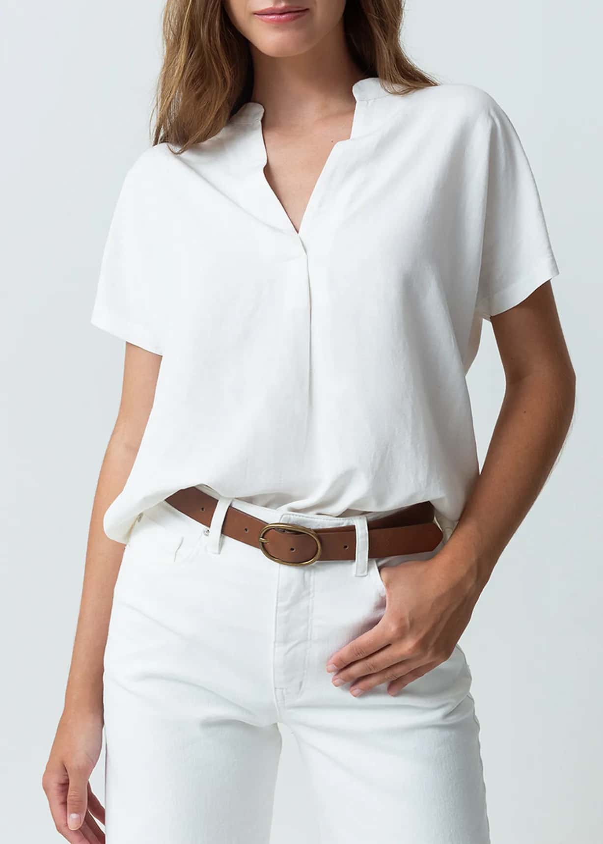 Camisa con escote en V