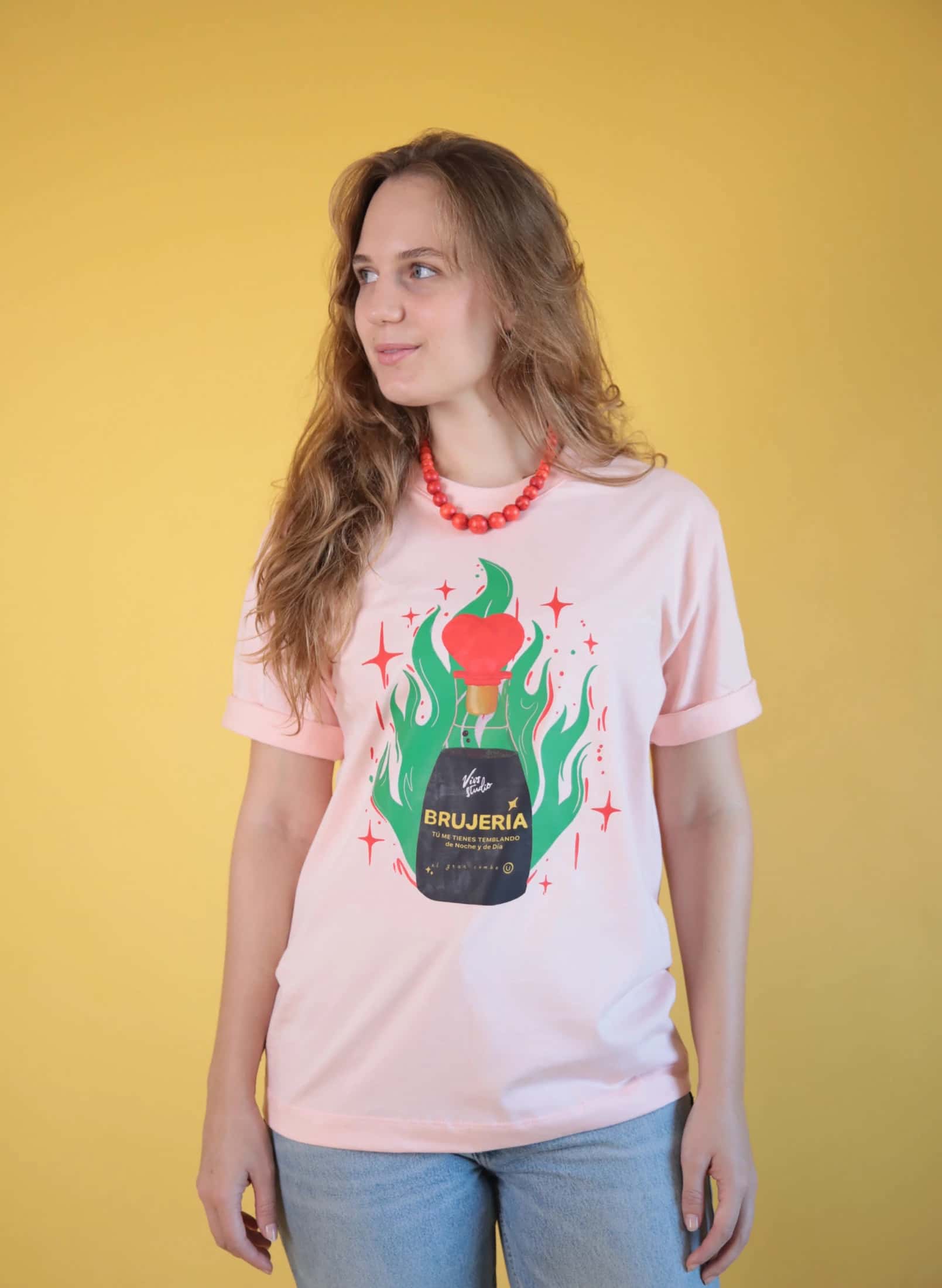 Camiseta Brujería Rosa Regular Fit - miniatura 1