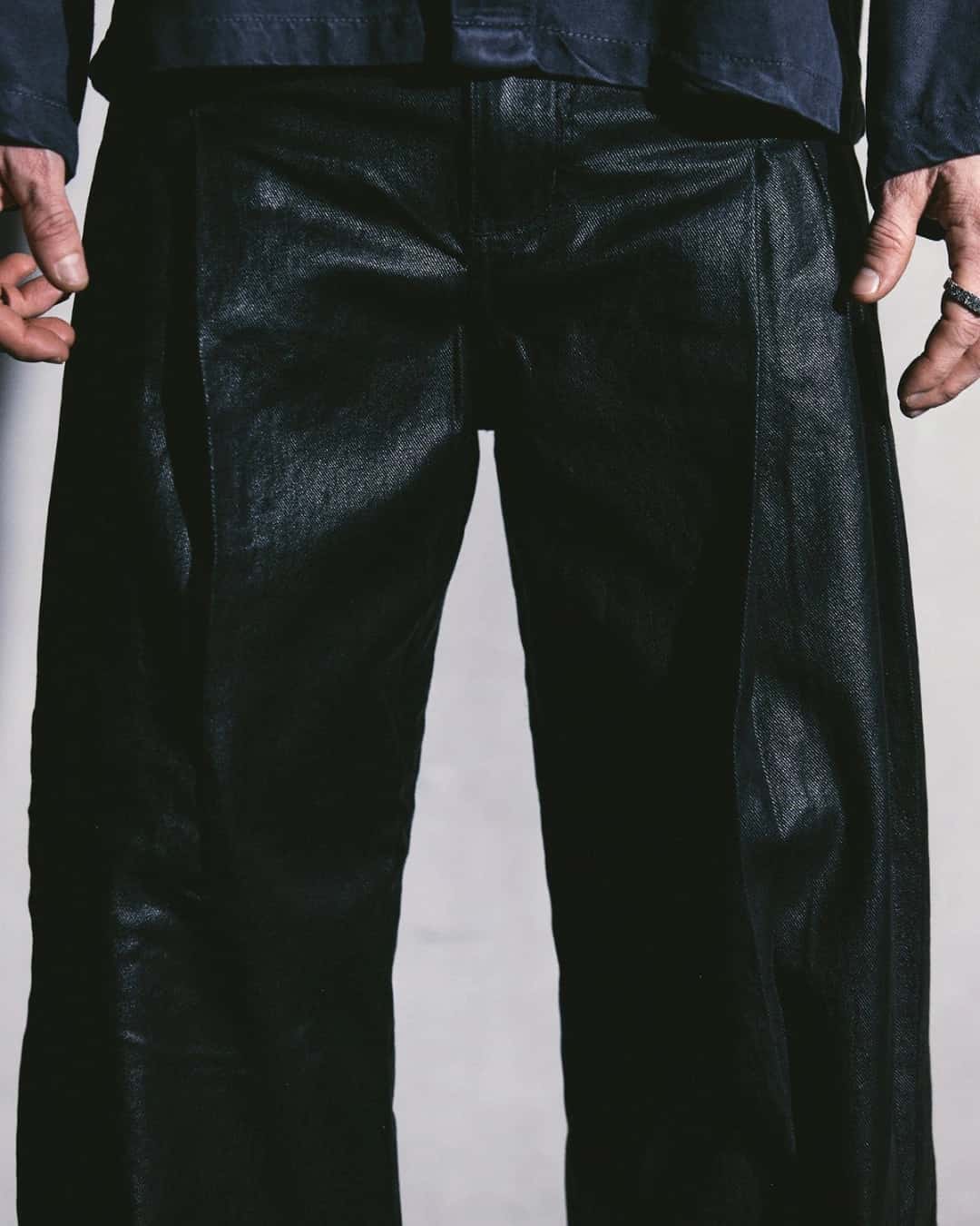 PANTALON DENIM ENCERADO - miniatura 2