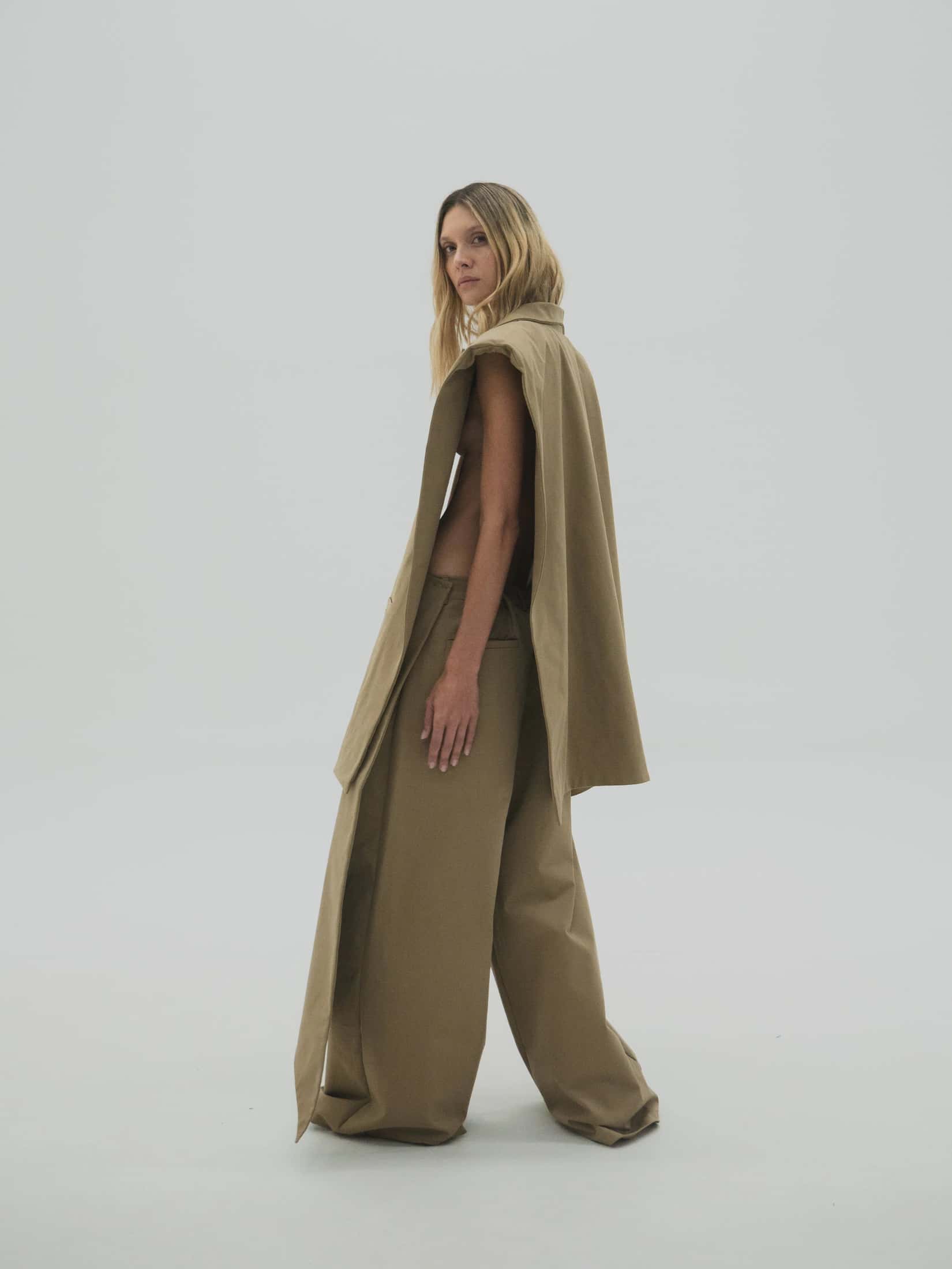 Pantalón oversize con falda removible hombre