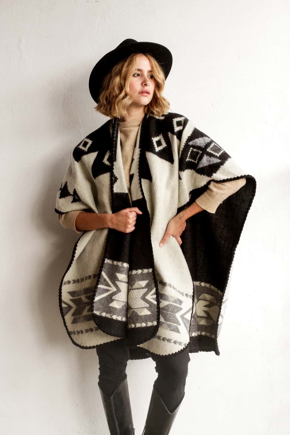 Poncho Aras - Negro - miniatura 3