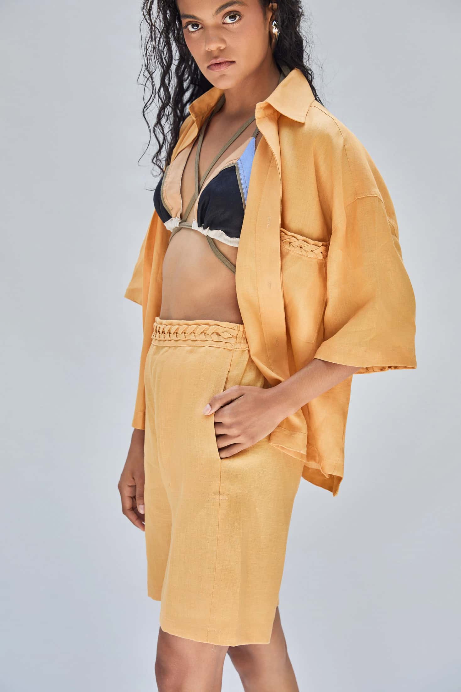 MEL WOMEN SHORTS GOLDEN
