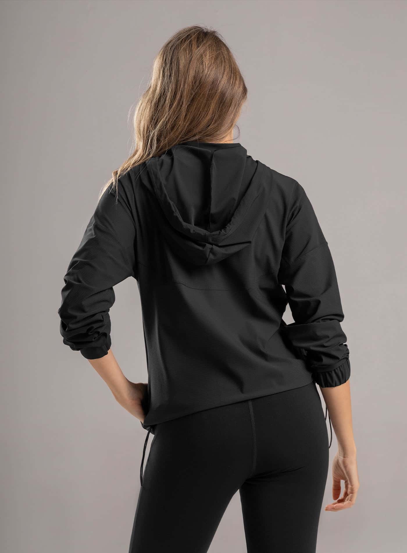 CHOMPA DEPORTIVA CON CORDÓN GRADUABLE - miniatura 7