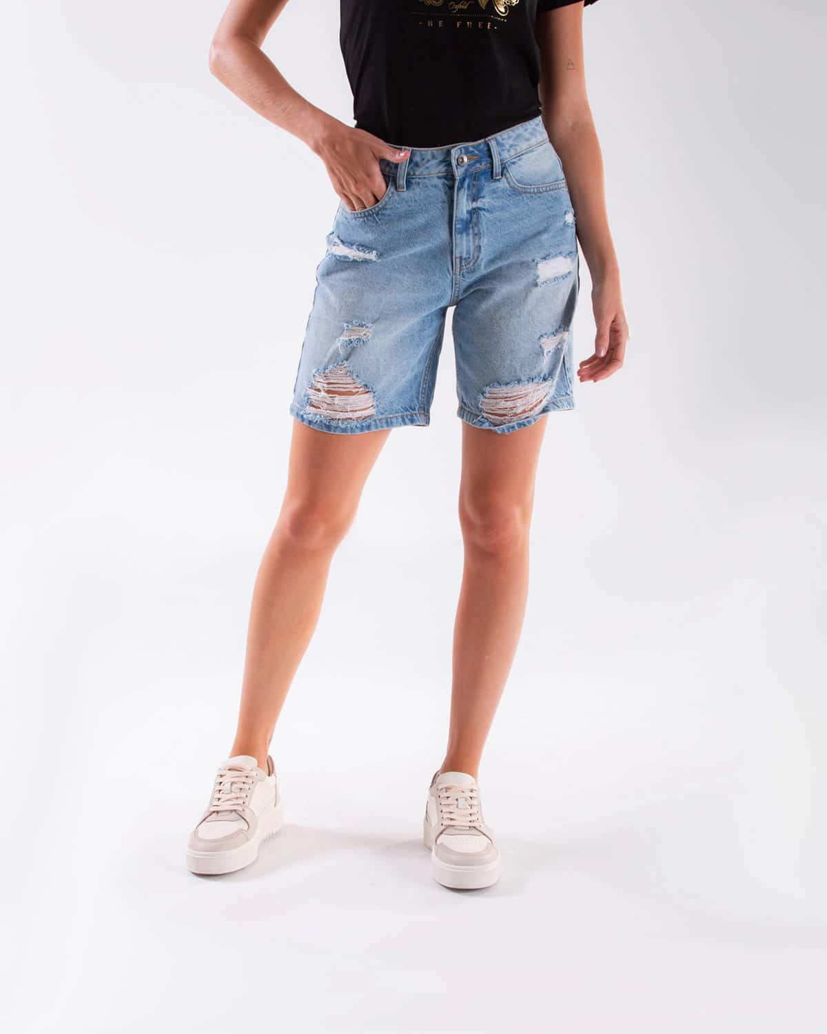 Short tono claro para mujer