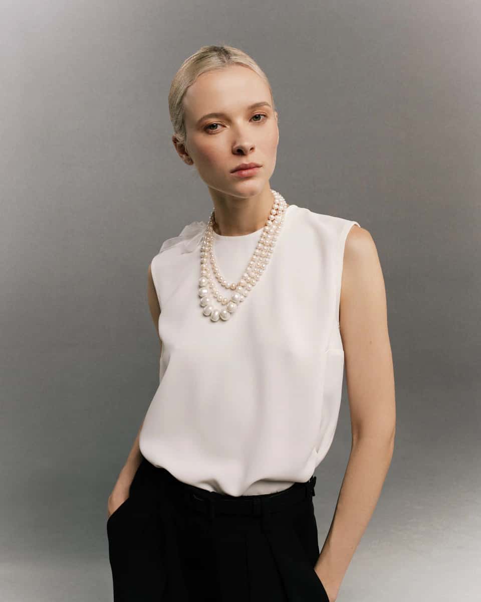 Sleeveless Back-Button Tank Top - miniatura 1