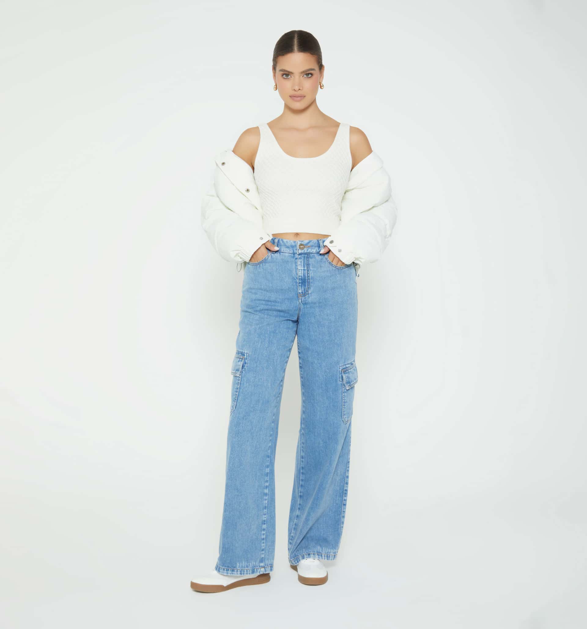Jean wide leg tiro alto con perlas