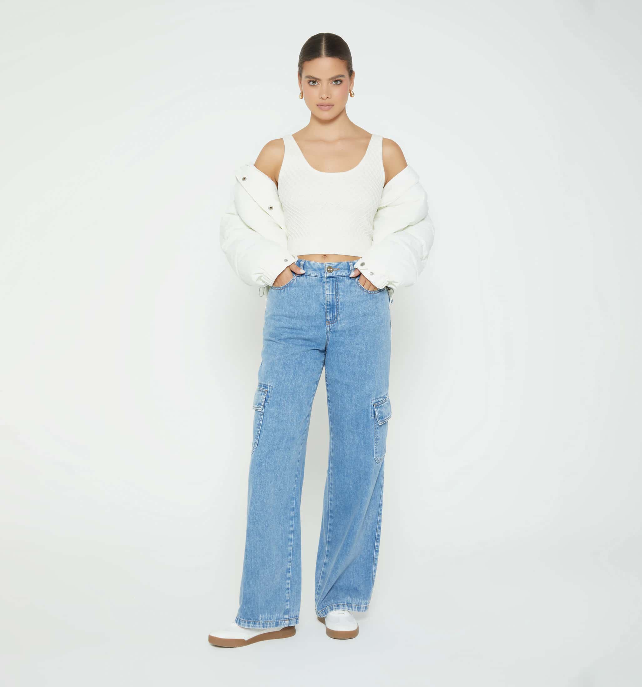 Jean wide leg tiro alto con perlas