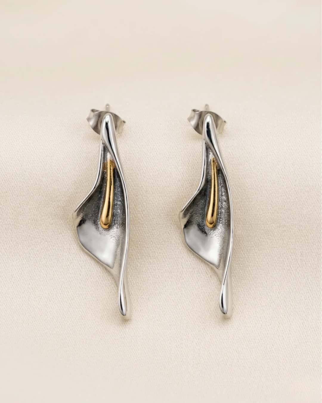 ARETES LIRIO PLATA