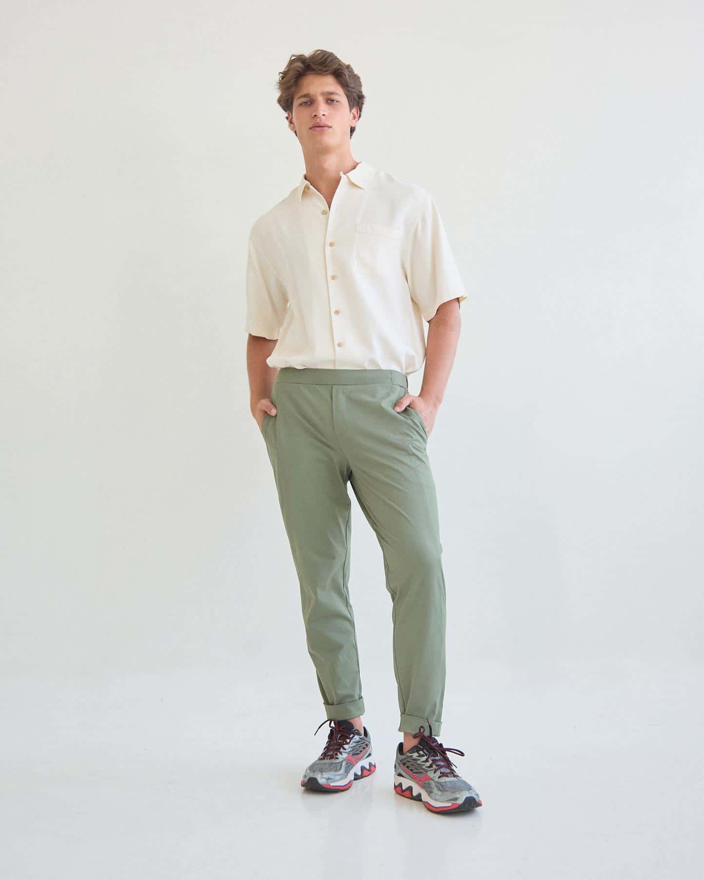 Pantalón Tech Clásico Oliva MAGO
