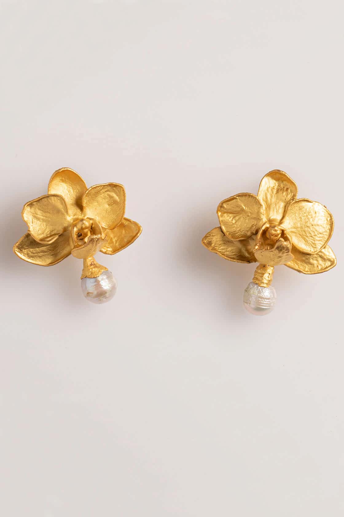 PHALAENOSPSIS MINI AND PEARL STUDS