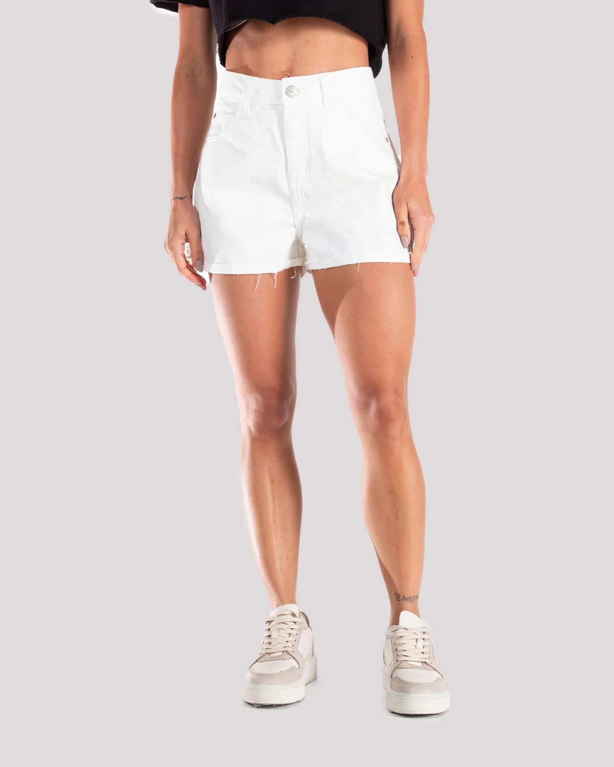 Short denim blanco para mujer
