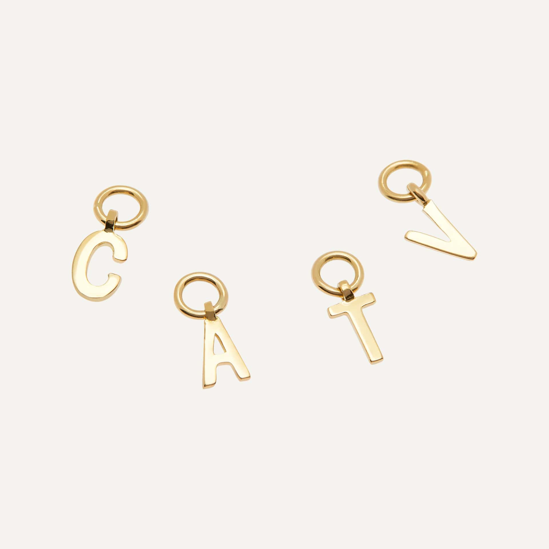 Charms huggies letras lisas