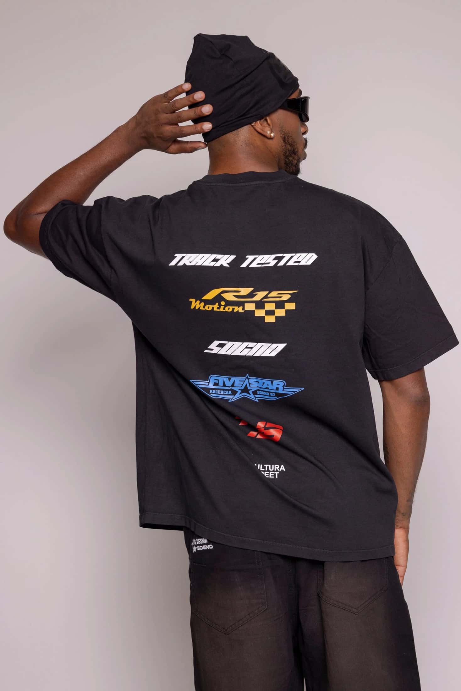 Oversized Motion-Negra