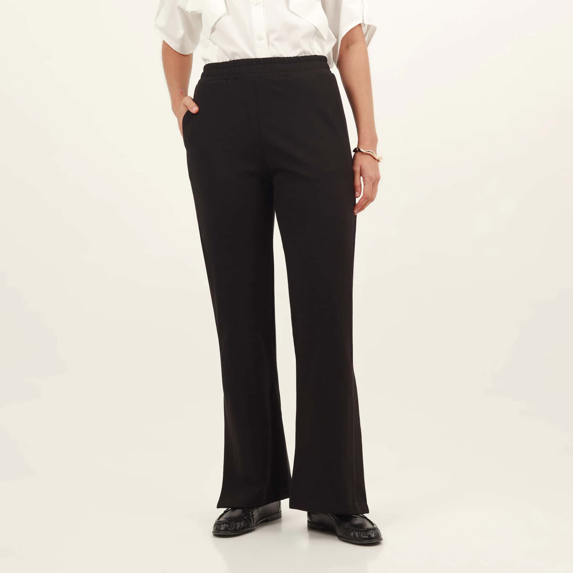 Pantalón con linea en costado bota flare con ajuste en cintura - miniatura 4