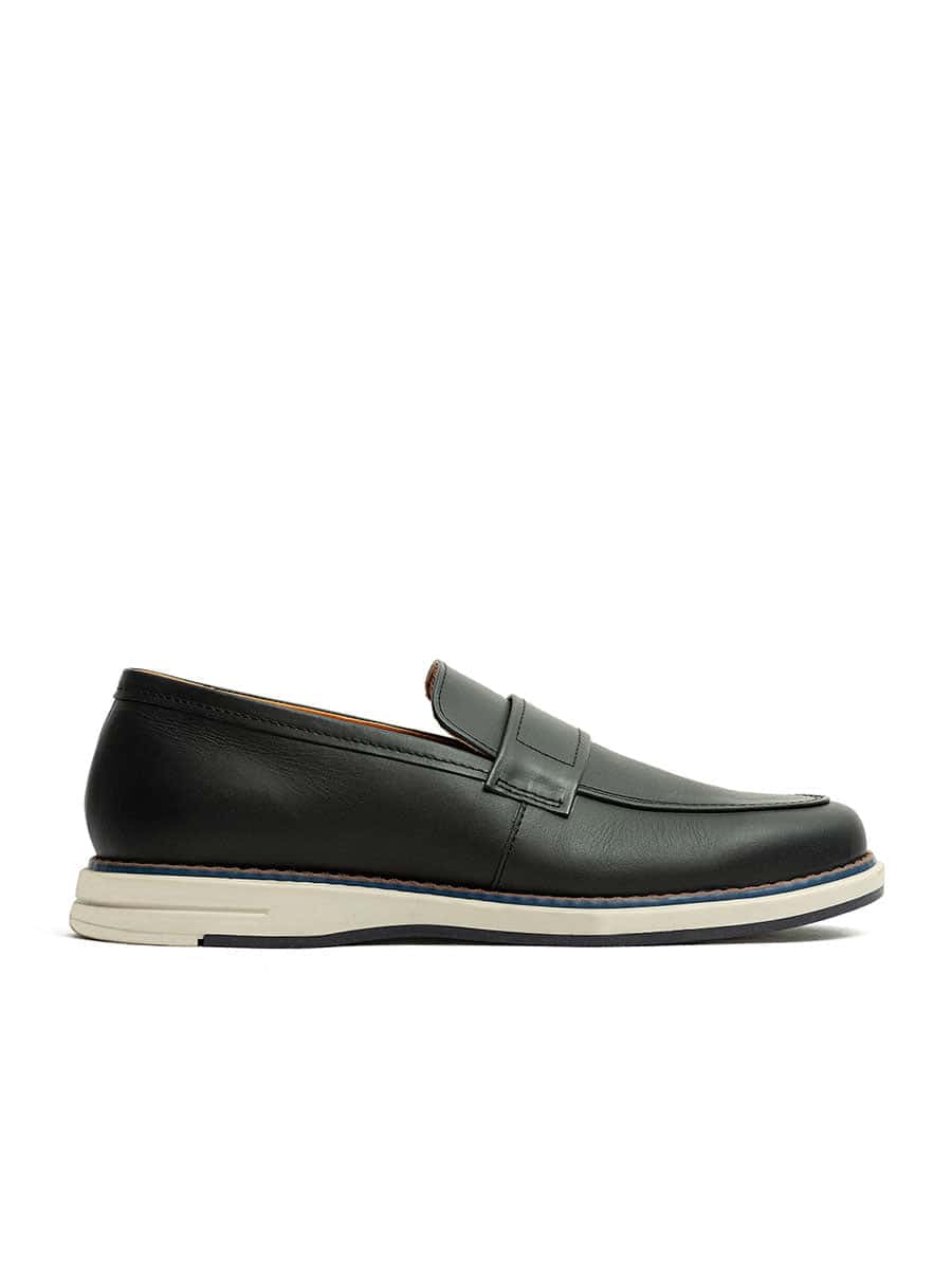 Mocasín casual de cuero para hombre en color negro REF MIAM08