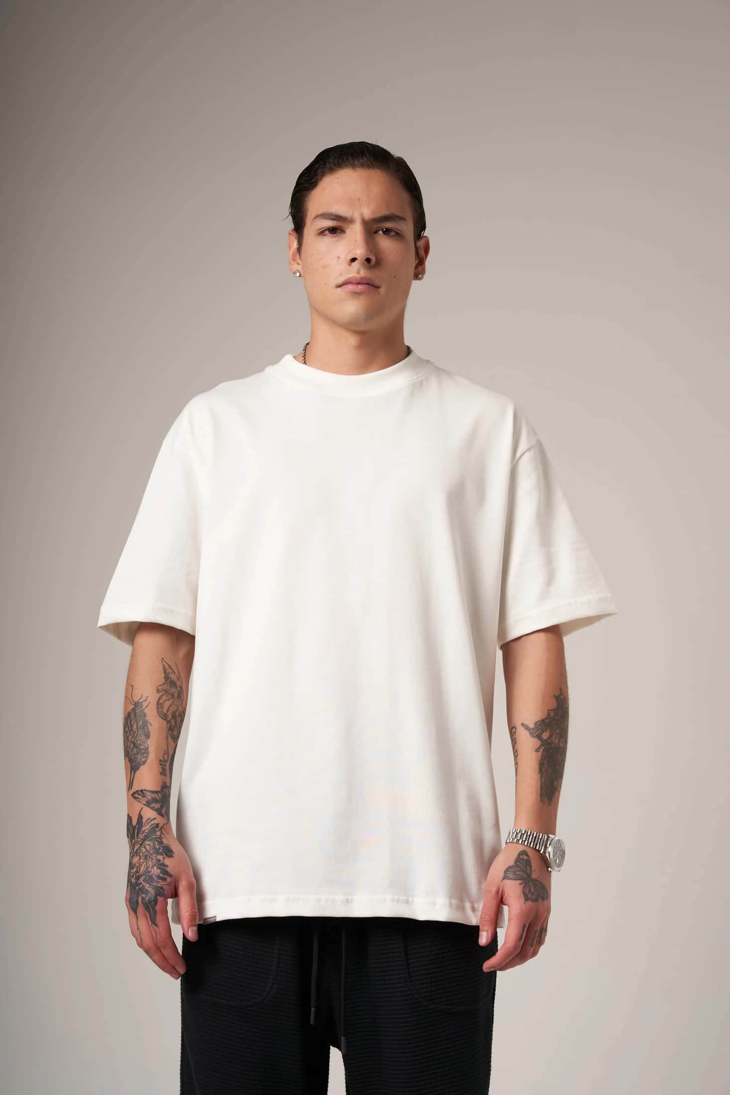 CAMISETA 250 GRAMOS, 100% ALGODÓN CREMA