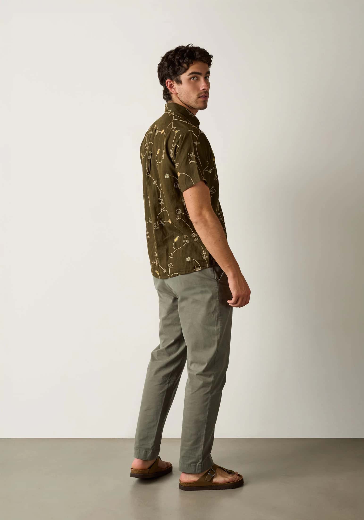 Camisa Lino Harlem Bordado Verde Olive