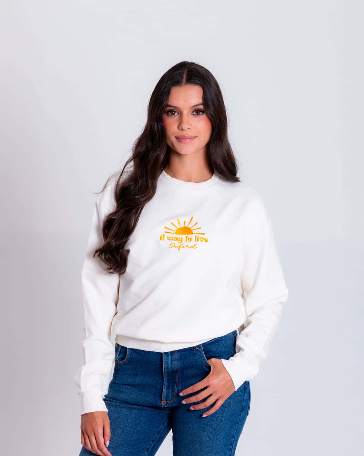 Buzo ivory bordado frontal para mujer
