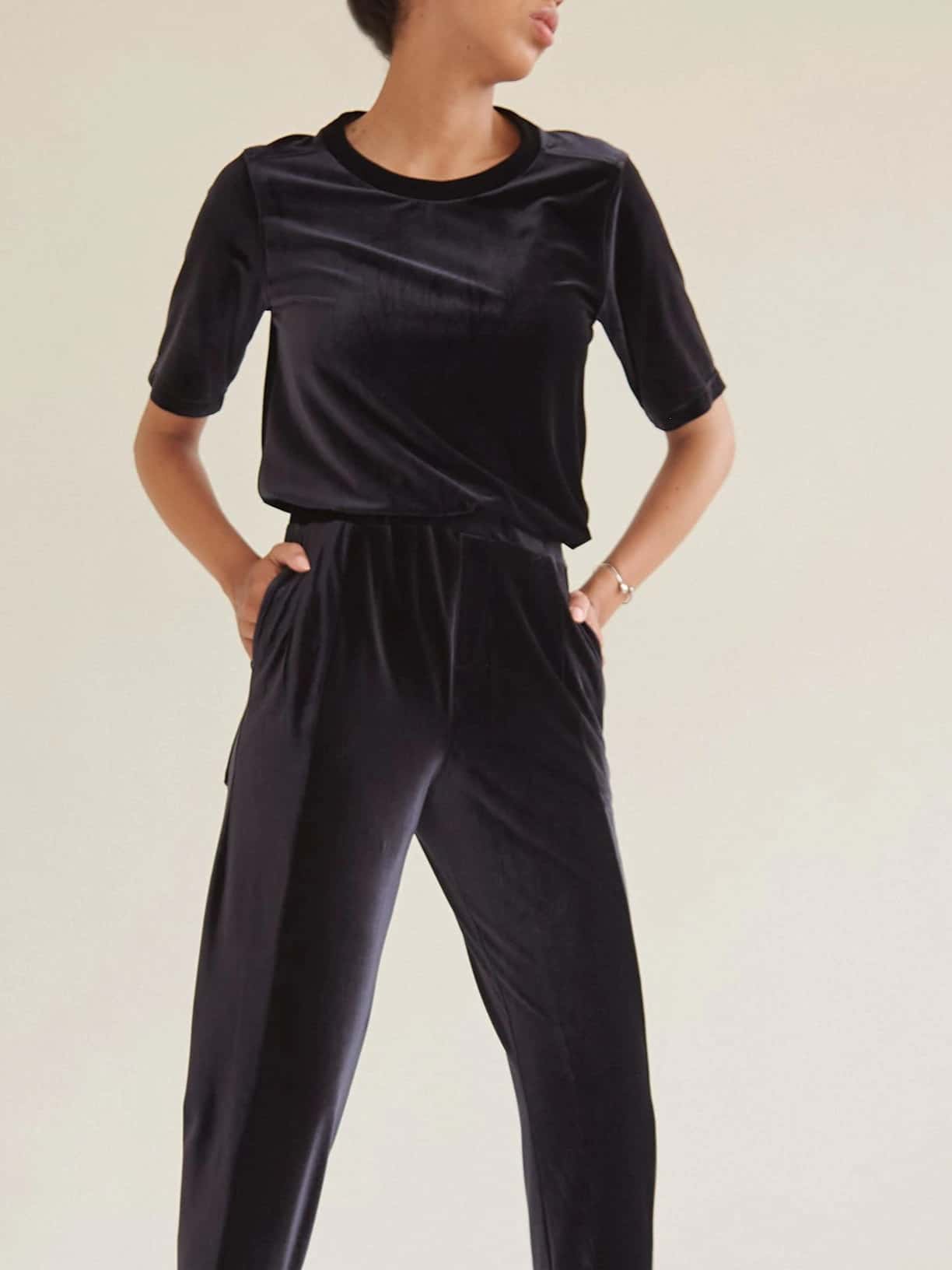 Camiseta Tech Velvet Frío Negro LÍRICO - miniatura 4