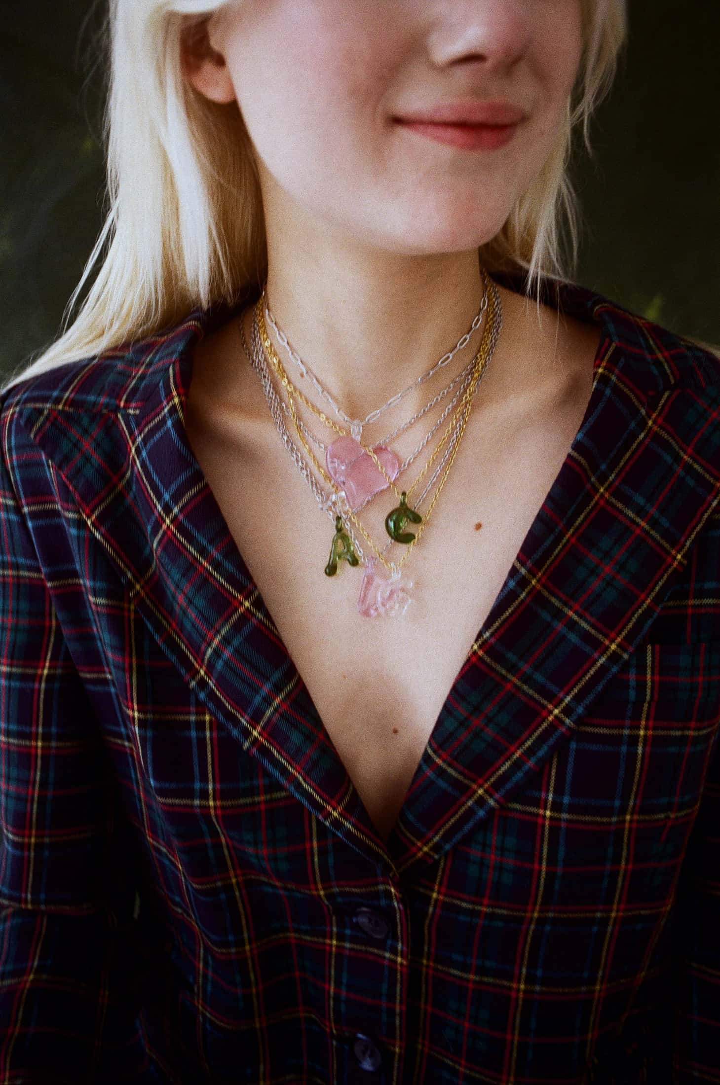purpple glass necklace 1 letter - miniatura 2