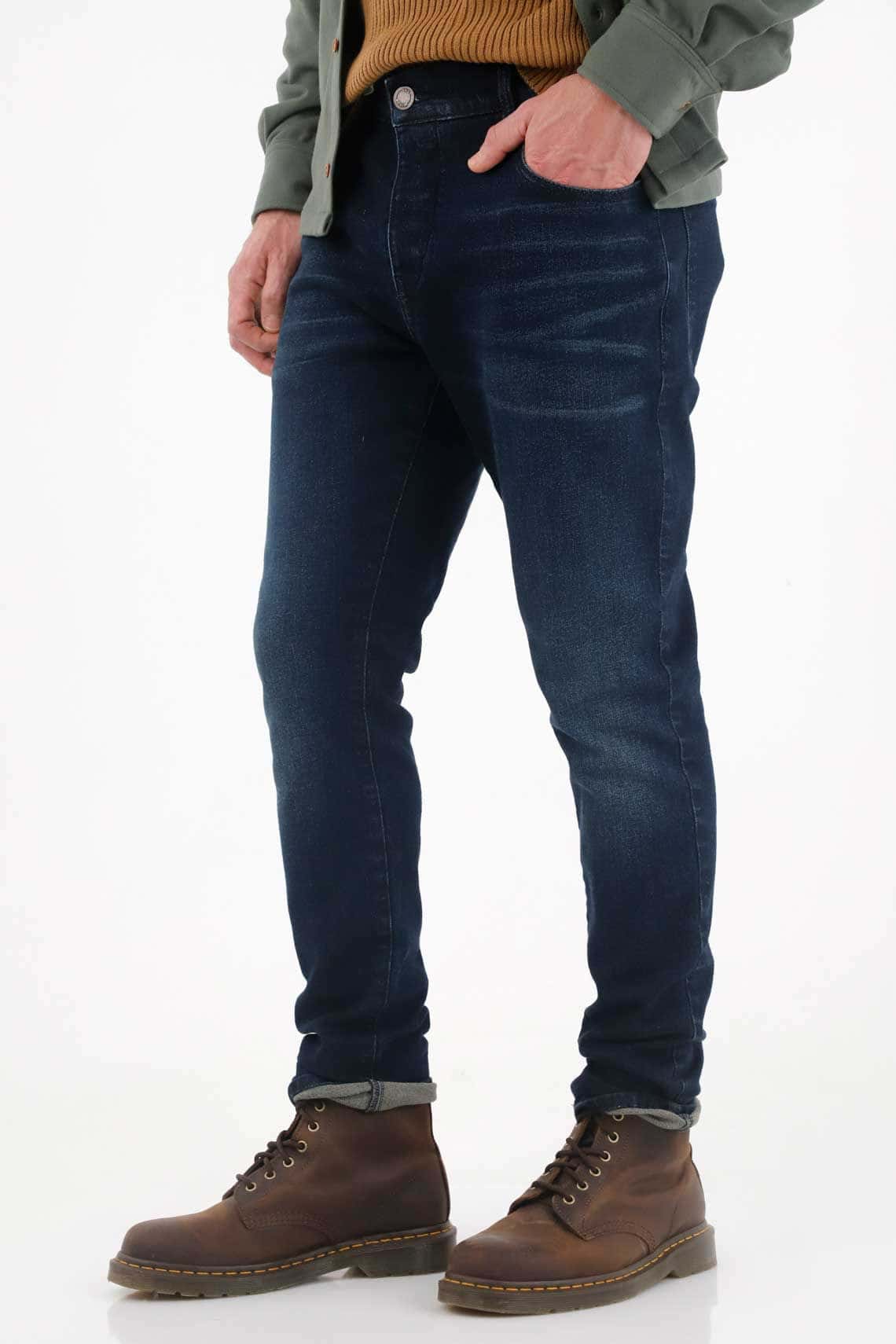 Jean Skinny tono oscuro azul con diseño limpio para hombre