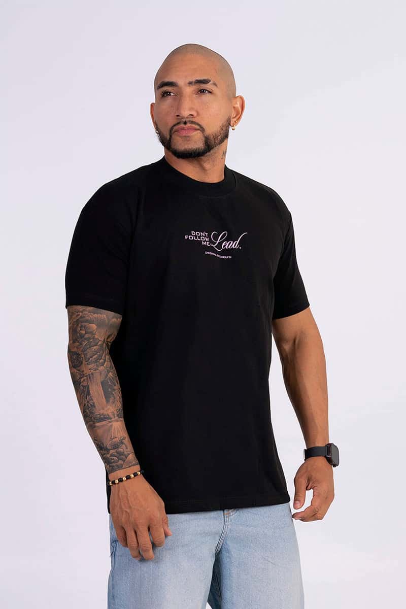 Camiseta regular lead