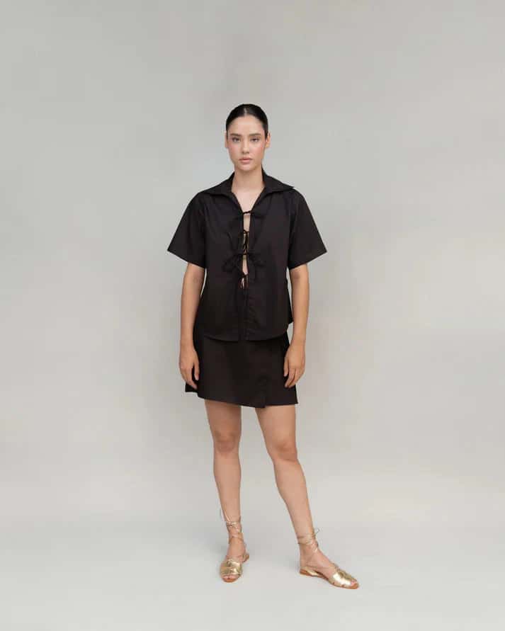 FALDA SHORT ENTRELAZOS NEGRO