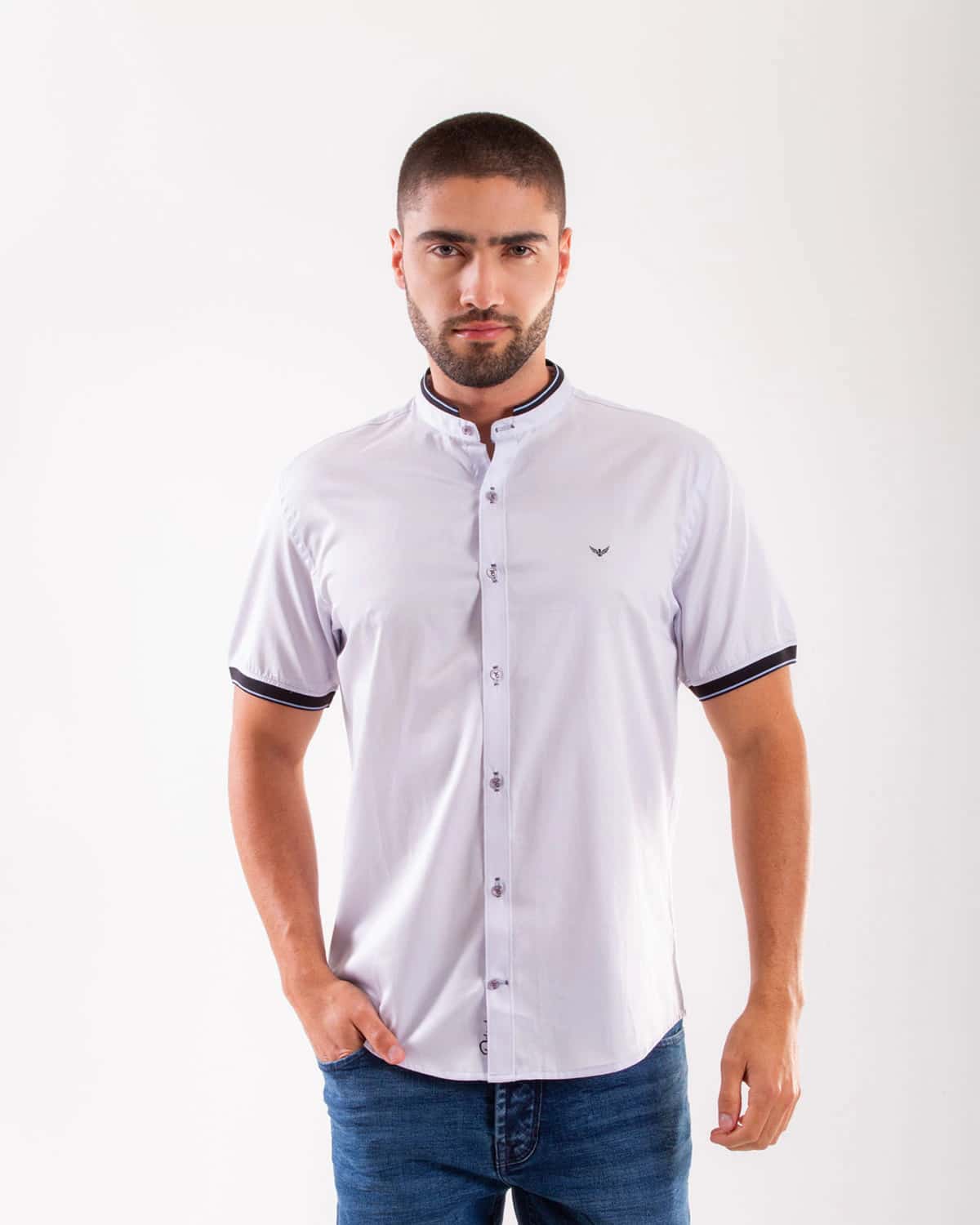 Camisa gris manga corta para hombre