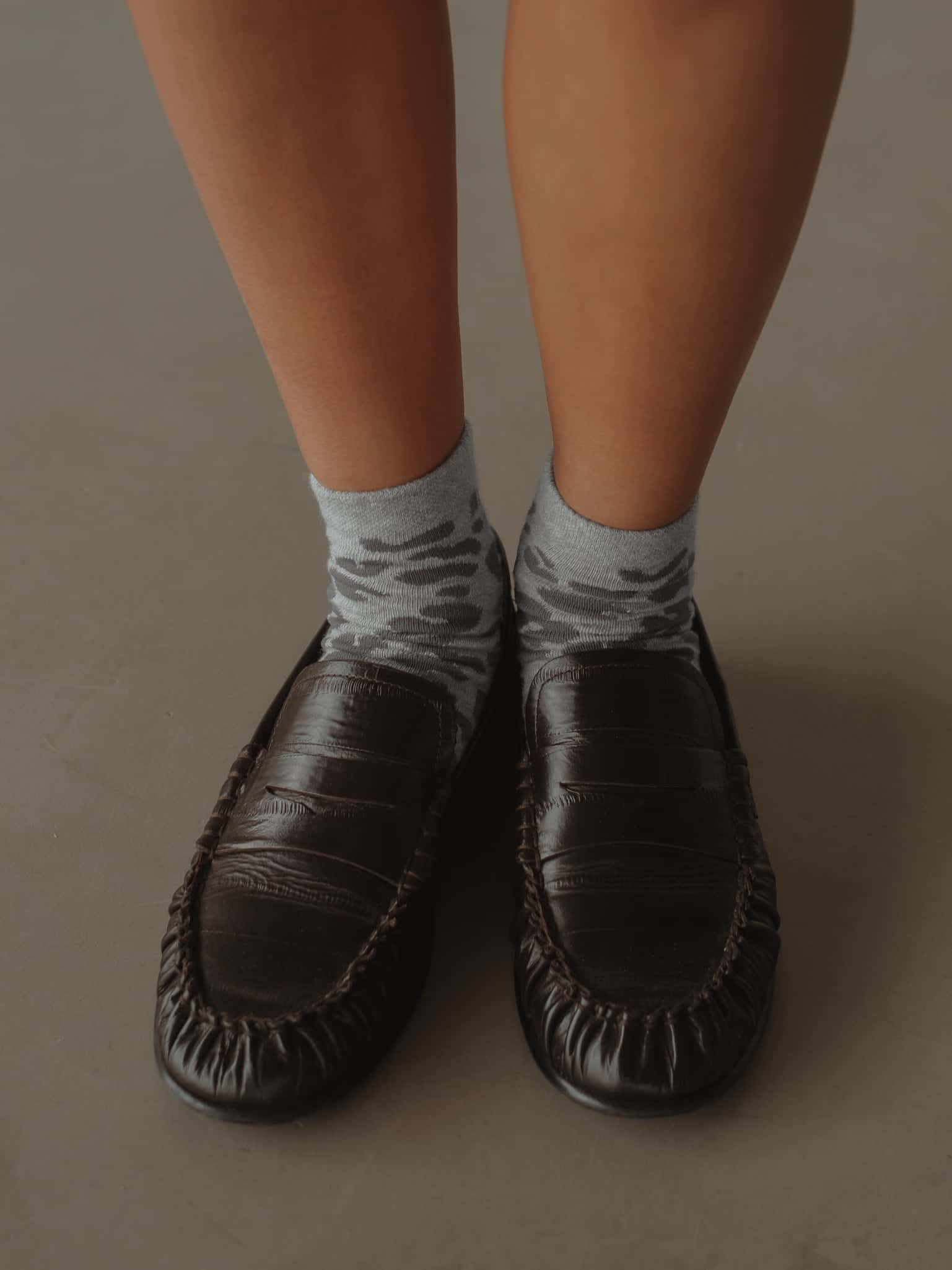 PRINT MIDI SOCKS - GRAY ON GRAY