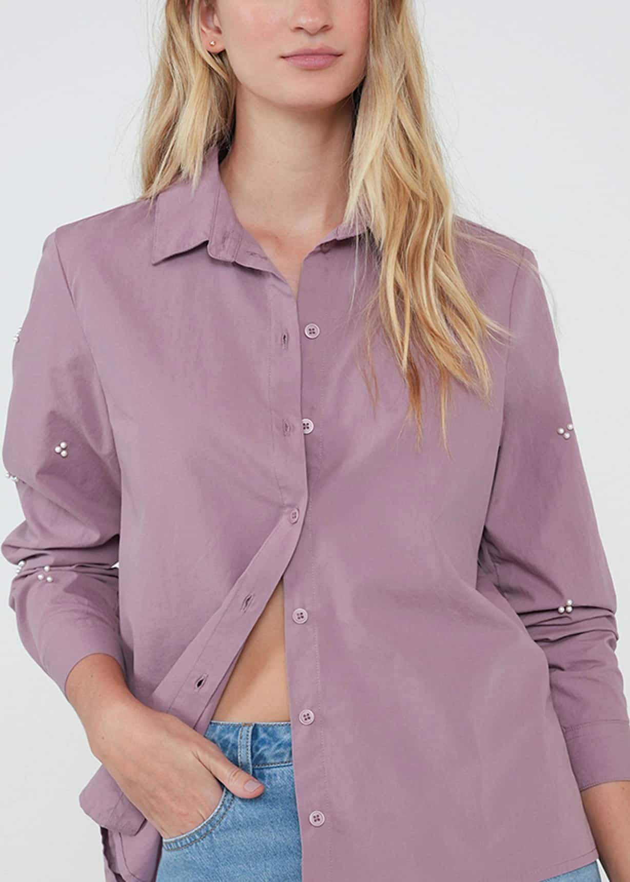 Camisa clásica con mini perlas