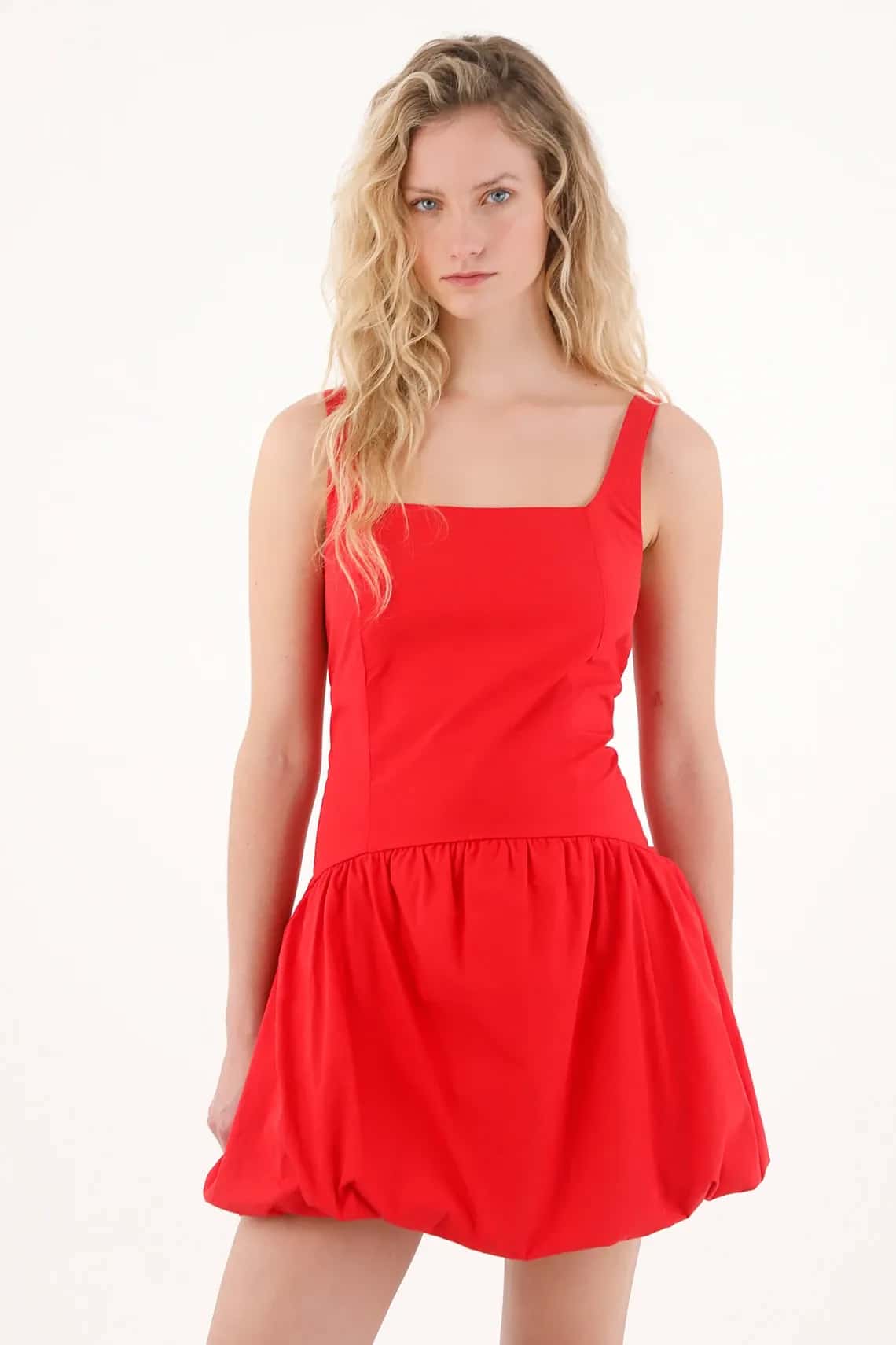Vestido con falda globo rojo para mujer