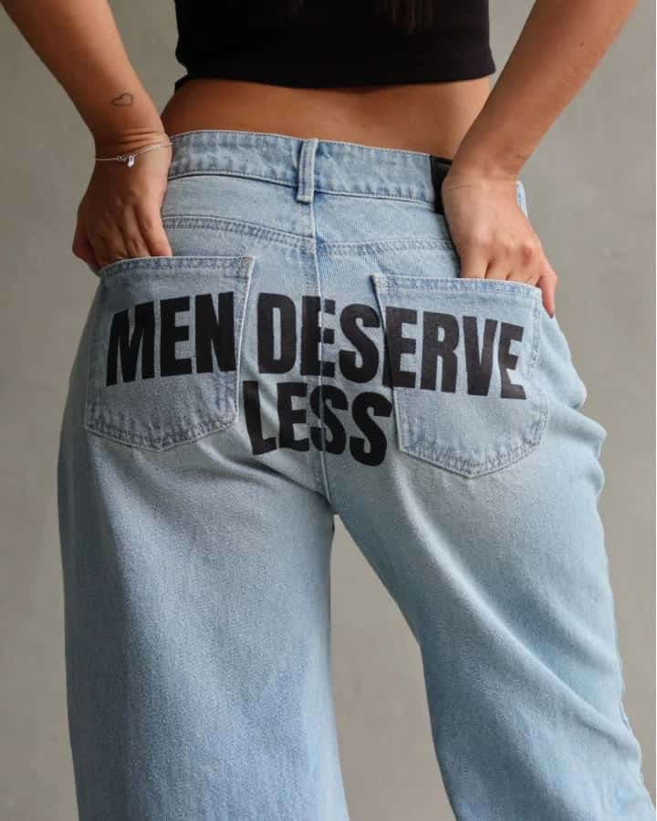 JEAN DESERVE LESS STRAIGHT RELAXED FIT AZUL CLARO