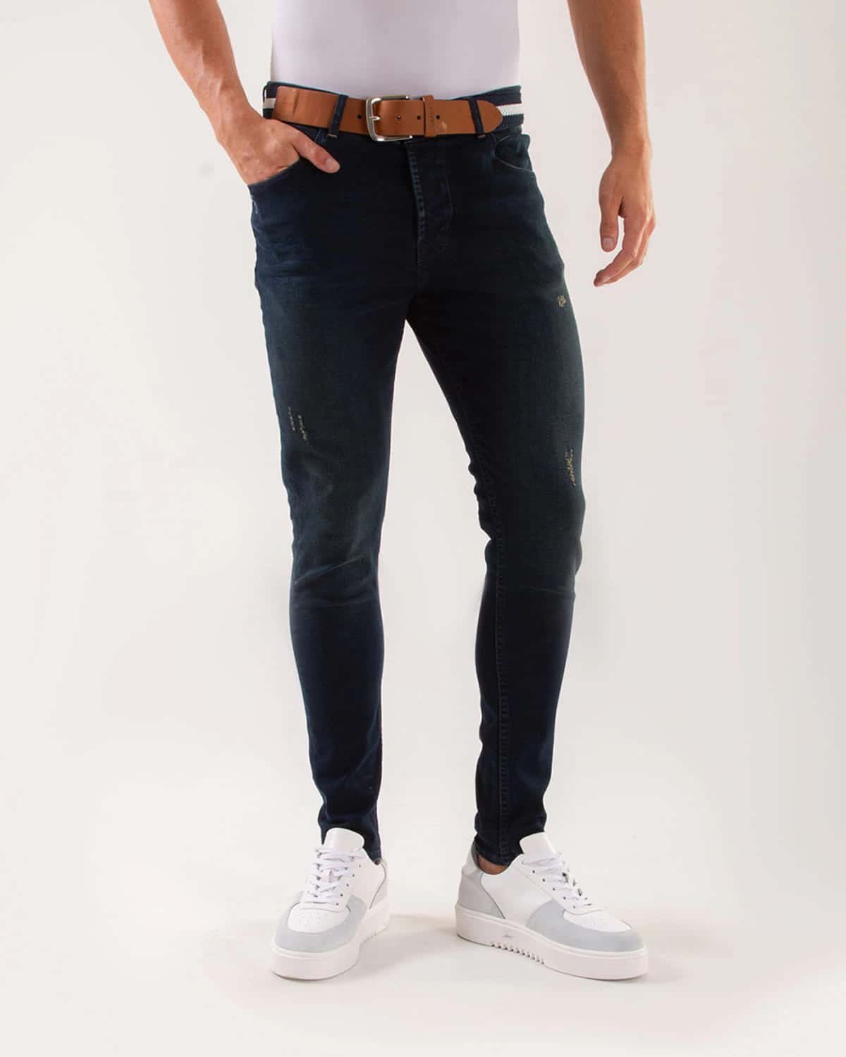 Jean tono oscuro para hombre