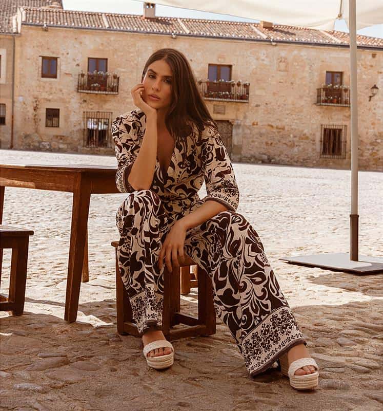 Pantalon tiro alto bota ancha