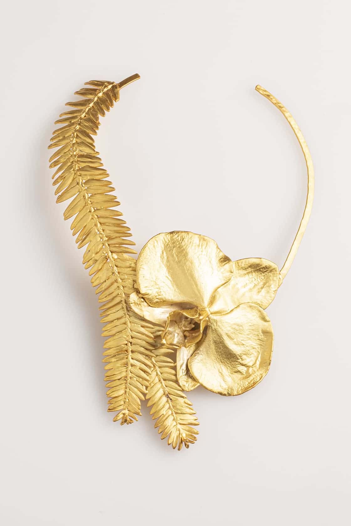 PHALAENOPSIS ORCHID AND ROMERON PINE NECKLACE