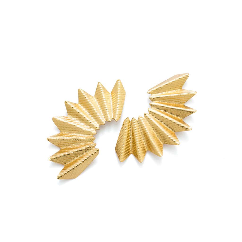 ARETES ABANICOS PEQUEÑOS DORADOS