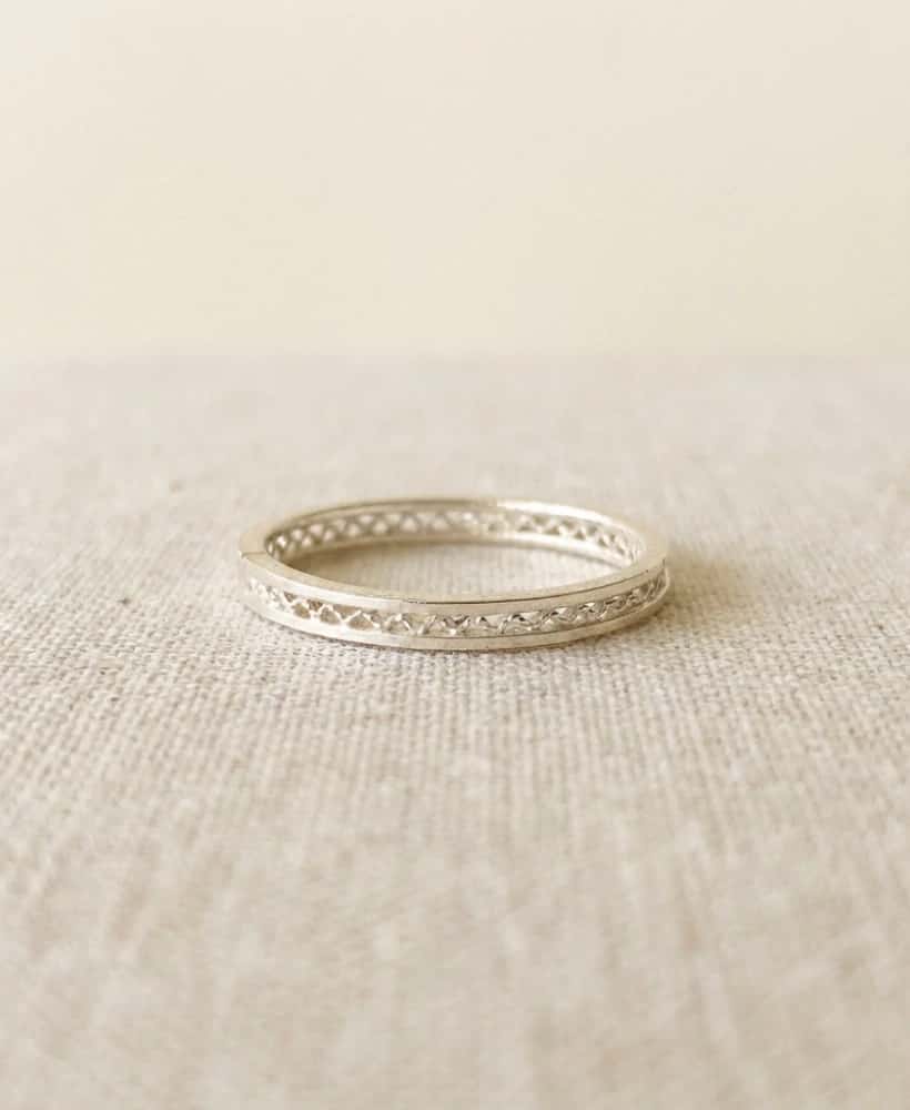 Anillo Cintillo Tejido en Plata ley 950 Filigrana