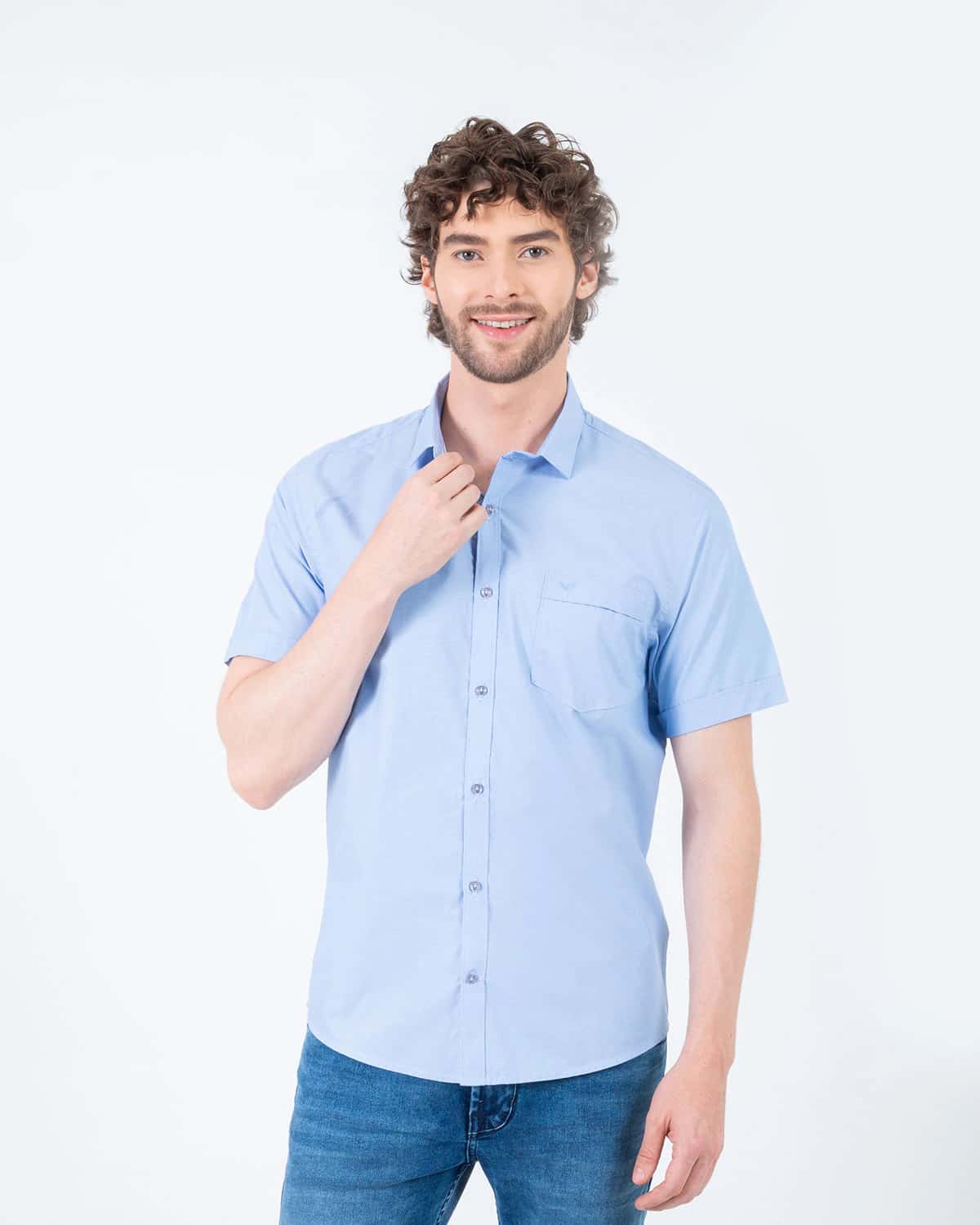 Camisa azul manga corta para hombre