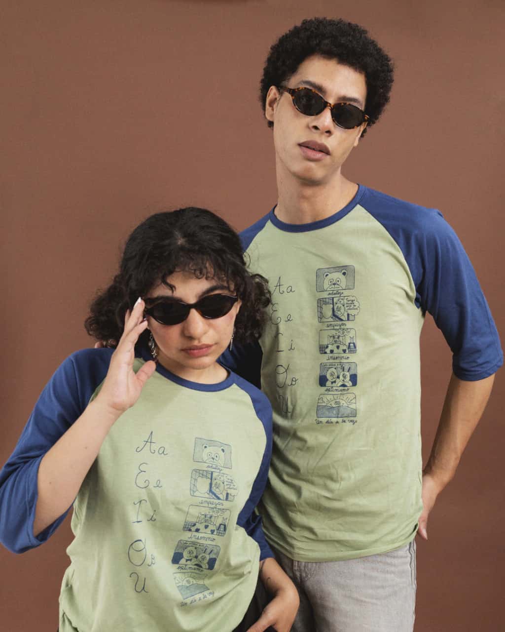 Camiseta vocales.