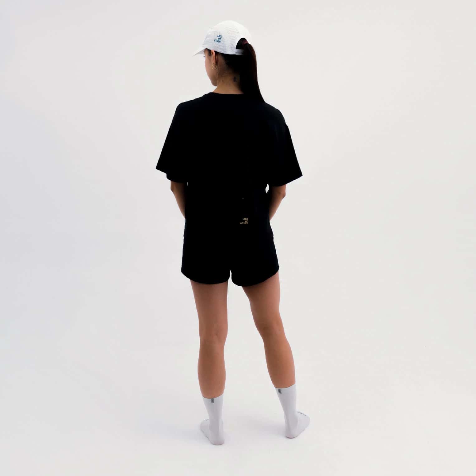 CAMISETA LIFESTYLE MANGA CORTA ROAM OVERSIZE BLACK PARA MUJER - miniatura 3